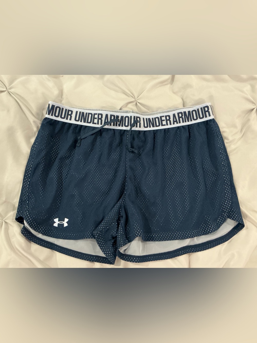 Women’s Under Armour Navy Mesh Athletic Shorts with White Brand Waist - Size LG